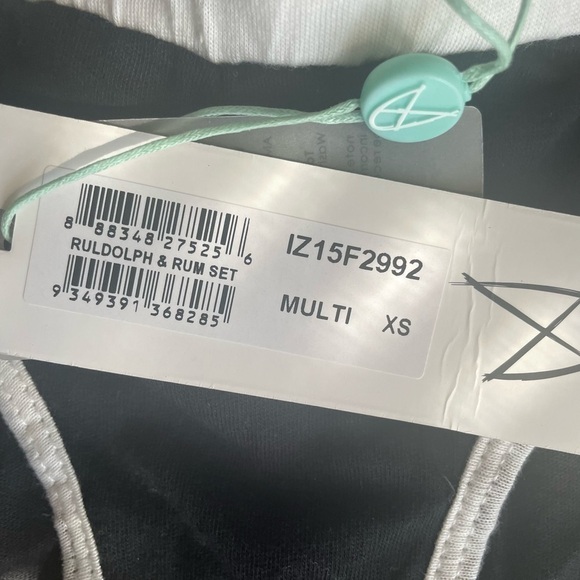 MINKPINK Sleep Christmas Cami & Cheeky boy-shorts Eggnog & Elves Size XSmall NWT - Picture 7 of 15